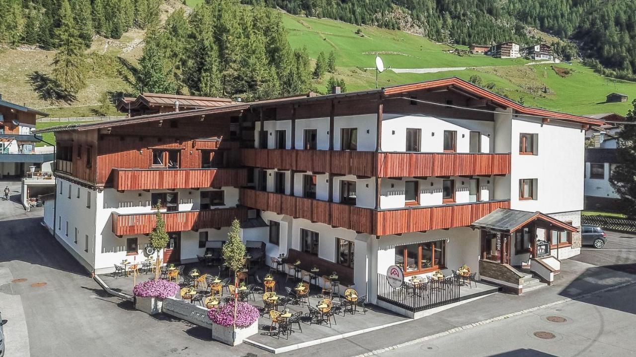 First Mountain Hotel Oetztal แลงเงนเฟลด์ ภายนอก รูปภาพ